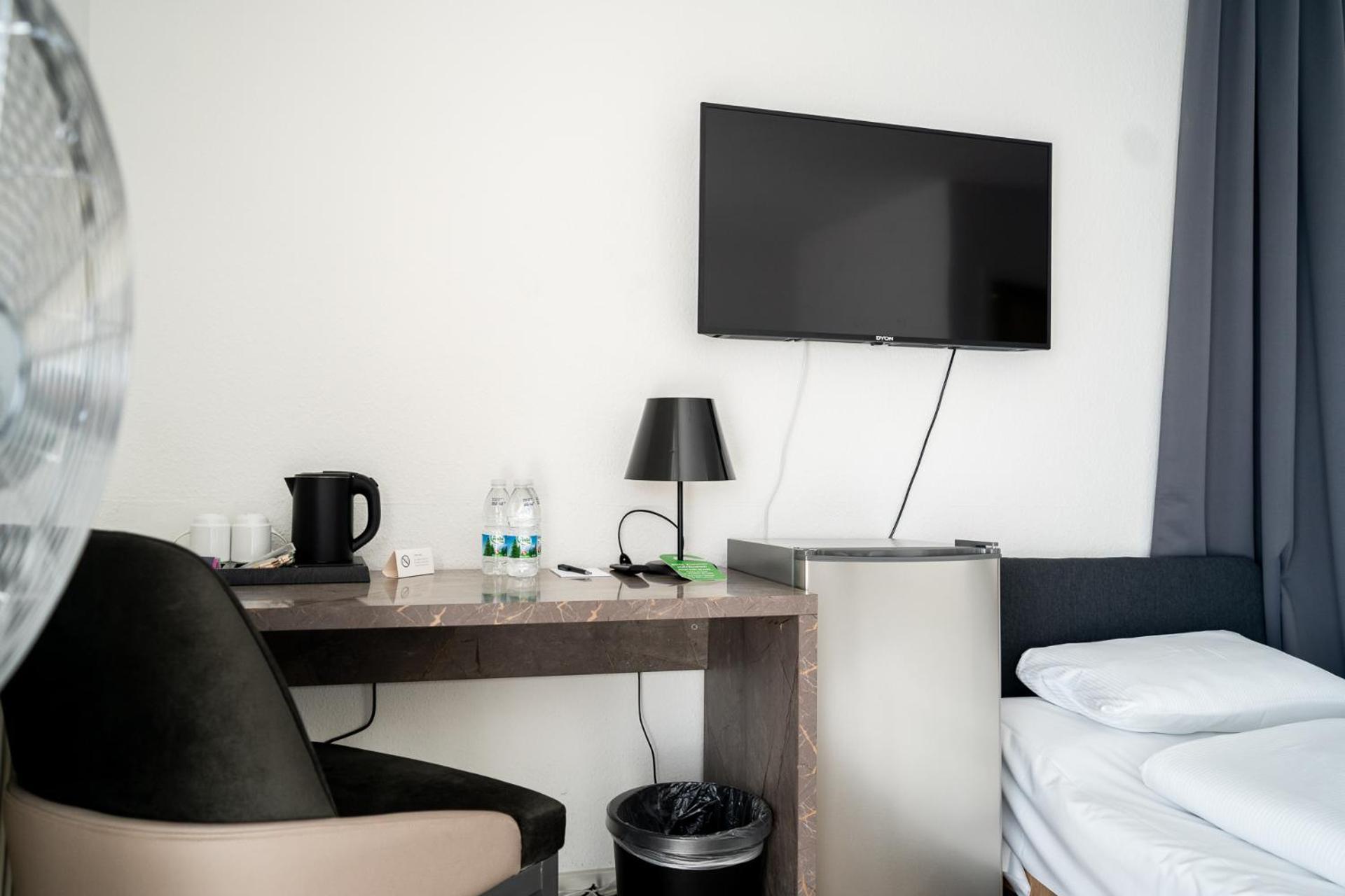Ap Hotel Mannheim Фирнхайм Екстериор снимка